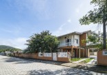 Casa 4 Quartos com Piscina - Jos Amandio