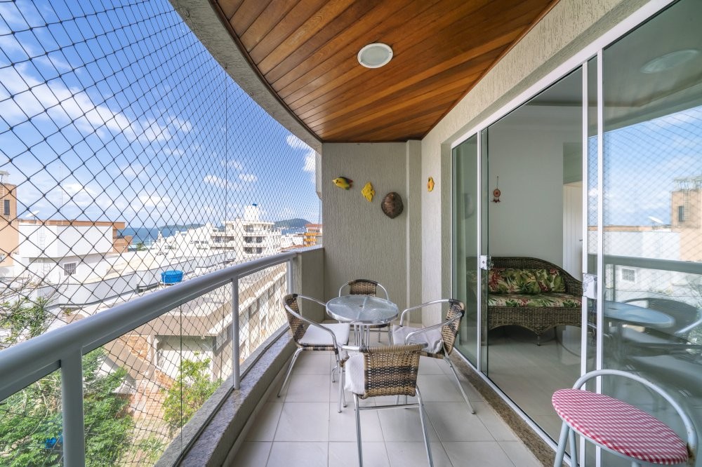 Apartamento 3 dormitrios com vista mar