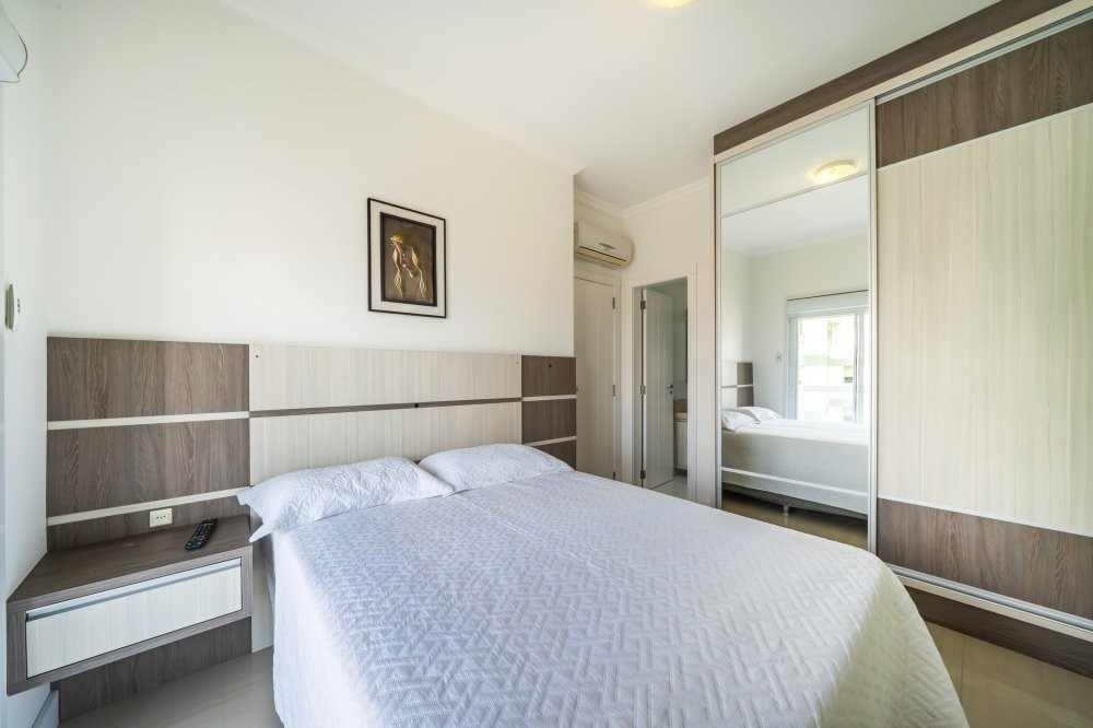 Apartamento 3 dormitrios com vista mar