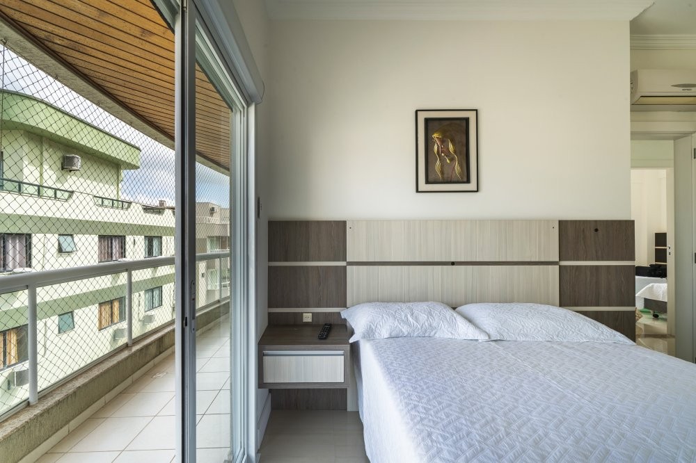 Apartamento 3 dormitrios com vista mar
