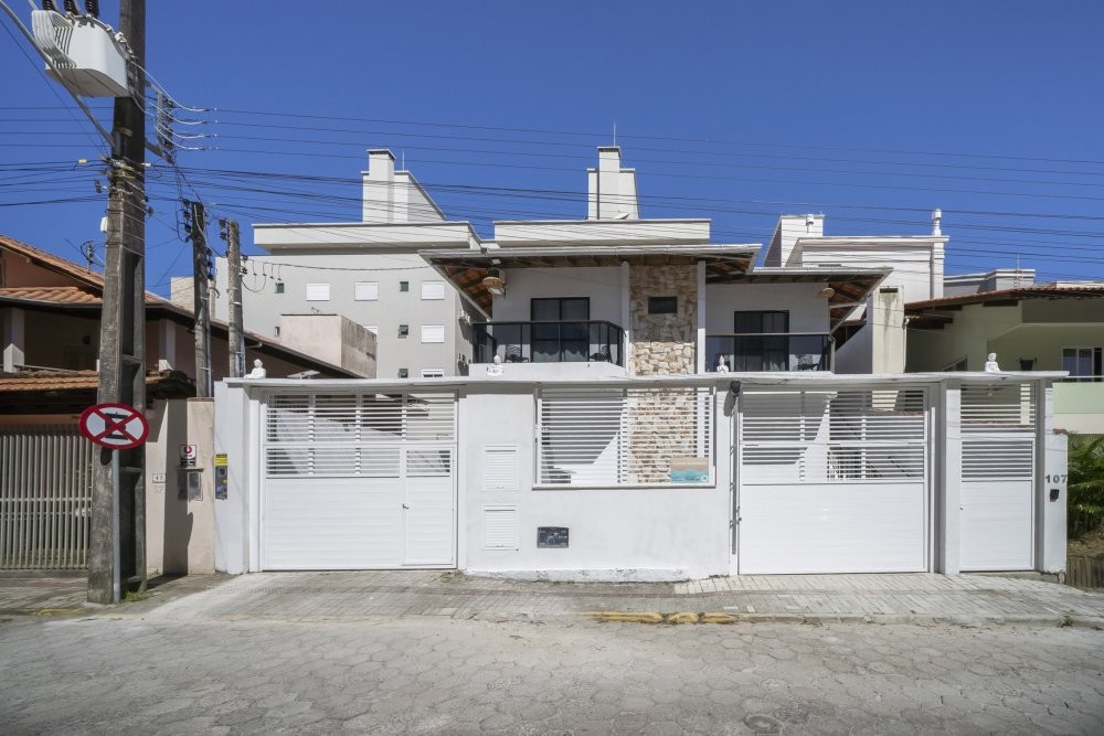 Casa 4 Quartos no centro de Bombas