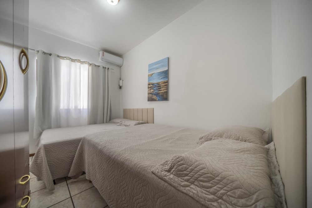 Casa 4 Quartos no centro de Bombas