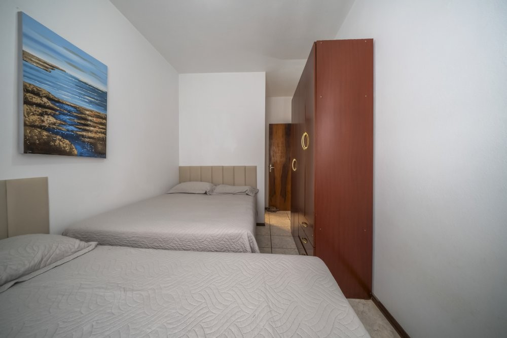 Casa 4 Quartos no centro de Bombas