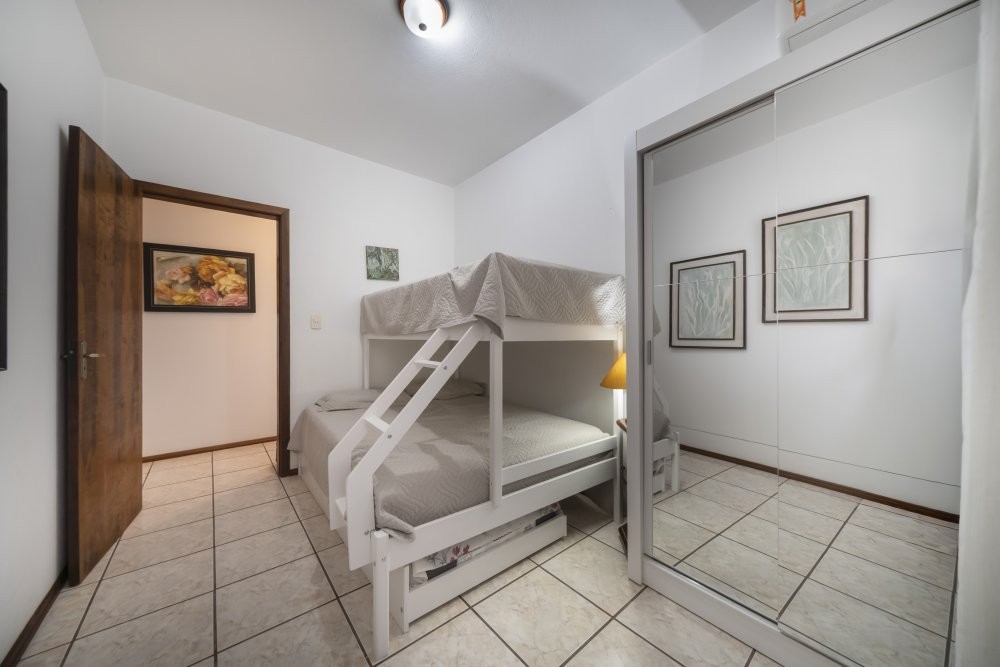 Casa 4 Quartos no centro de Bombas