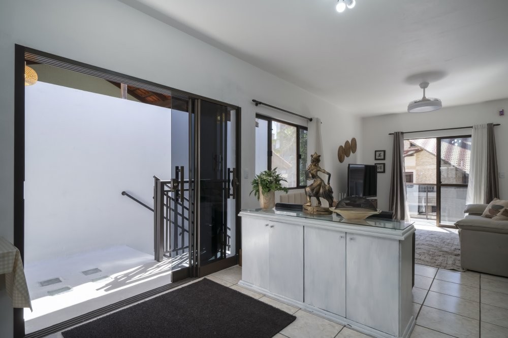 Casa 4 Quartos no centro de Bombas