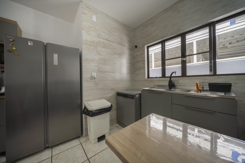 Casa 4 Quartos no centro de Bombas