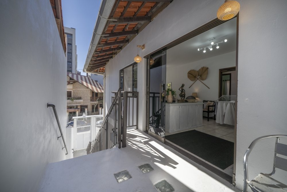 Casa 4 Quartos no centro de Bombas