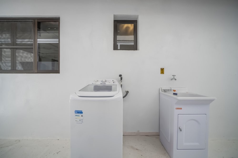 Casa 4 Quartos no centro de Bombas