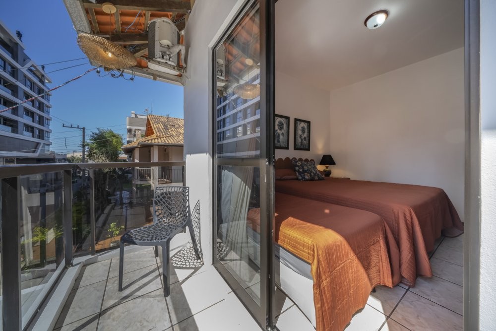 Casa 4 Quartos no centro de Bombas