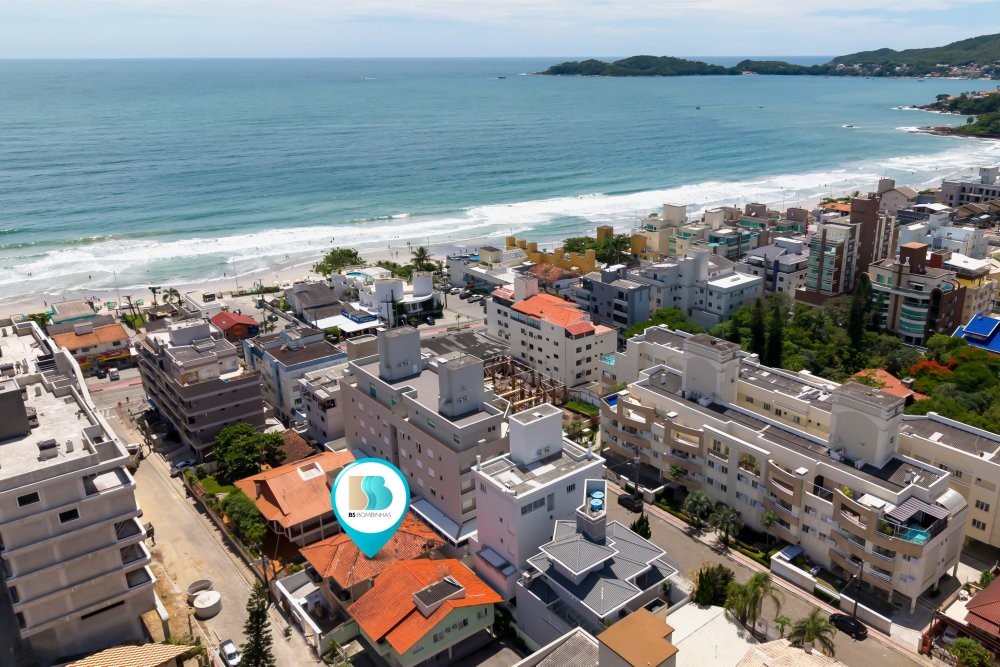 Casa 4 Quartos no centro de Bombas