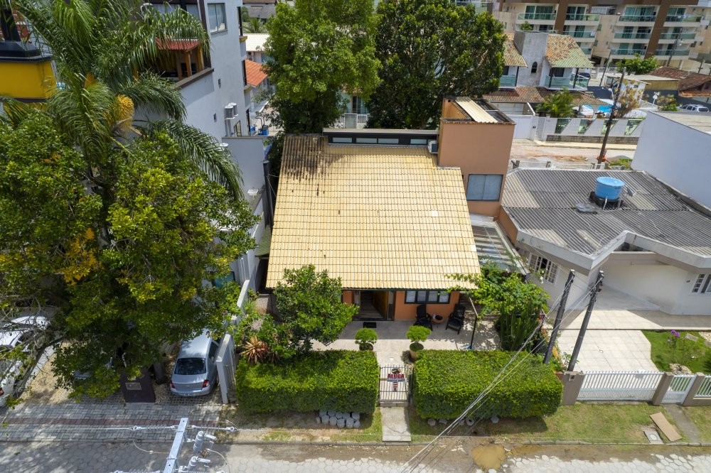 Casa 3 Quartos no Centro de Bombinhas