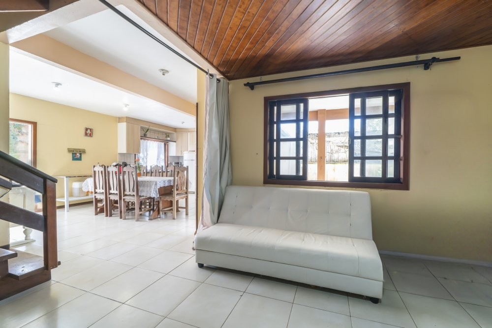 Casa 4 Quartos com Piscina - Jos Amandio