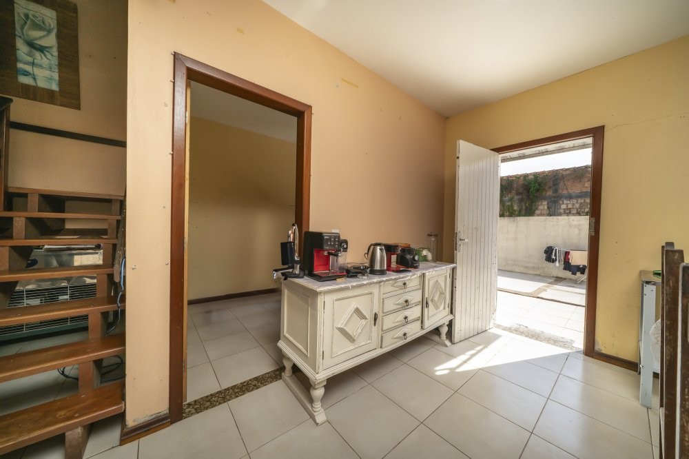 Casa 4 Quartos com Piscina - Jos Amandio