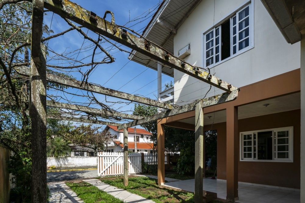 Casa 4 Quartos com Piscina - Jos Amandio
