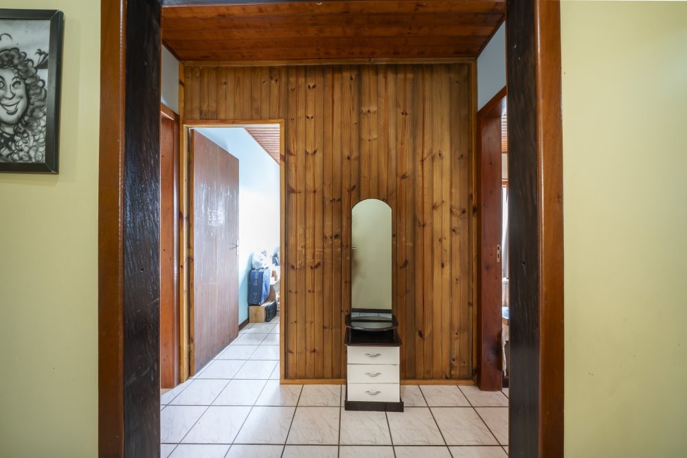 Casa 4 Quartos com Piscina - Jos Amandio