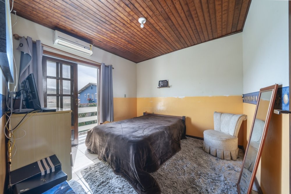 Casa 4 Quartos com Piscina - Jos Amandio