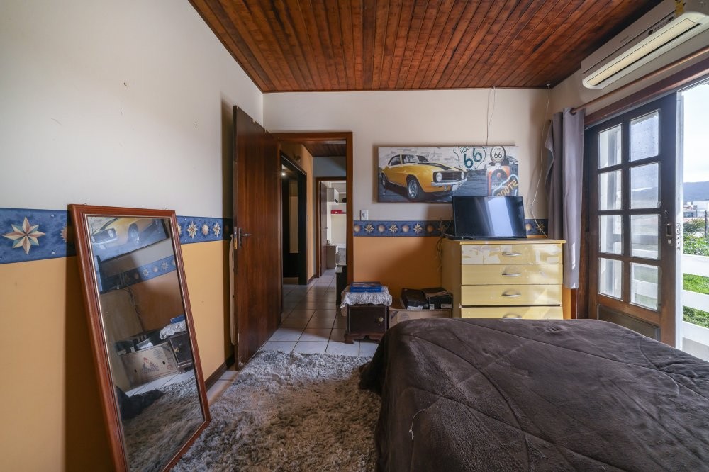 Casa 4 Quartos com Piscina - Jos Amandio