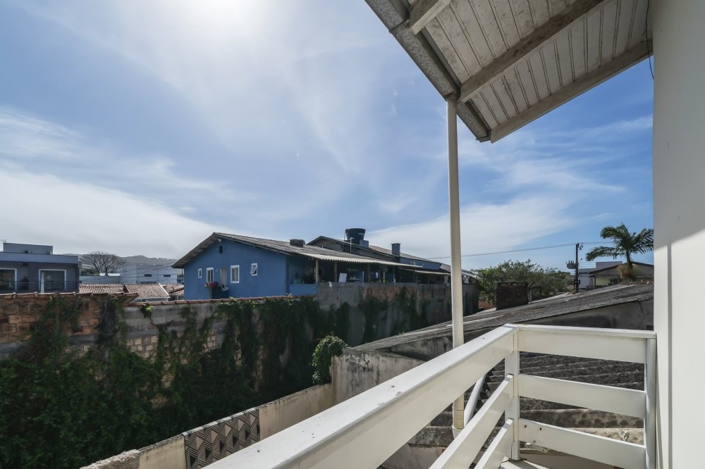 Casa 4 Quartos com Piscina - Jos Amandio