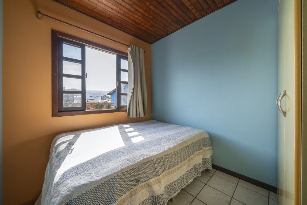 Casa 4 Quartos com Piscina - Jos Amandio