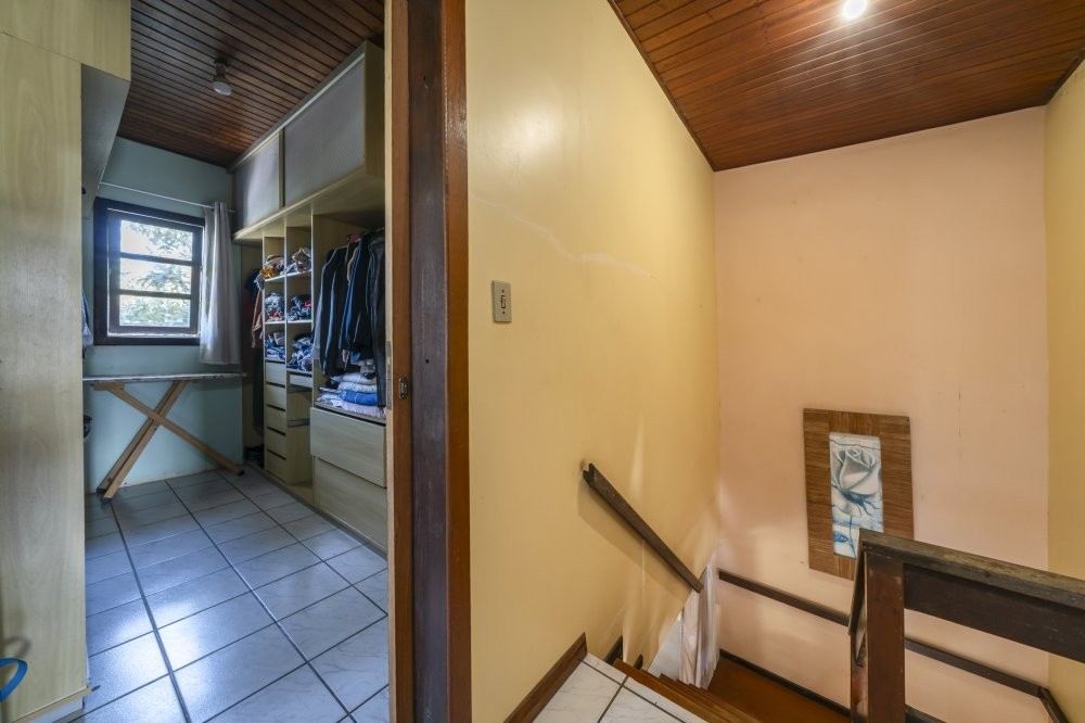 Casa 4 Quartos com Piscina - Jos Amandio