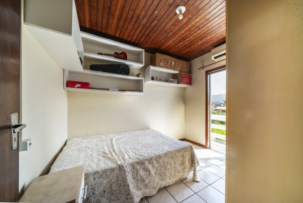Casa 4 Quartos com Piscina - Jos Amandio