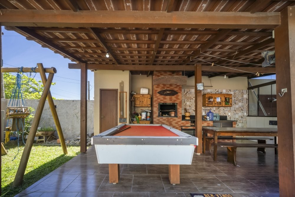 Casa com Piscina para 11 pessoas no Canto Grande