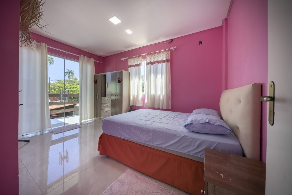 Casa com Piscina para 11 pessoas no Canto Grande