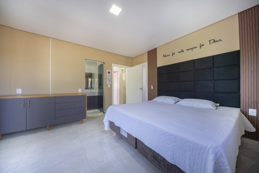 Casa com Piscina para 11 pessoas no Canto Grande