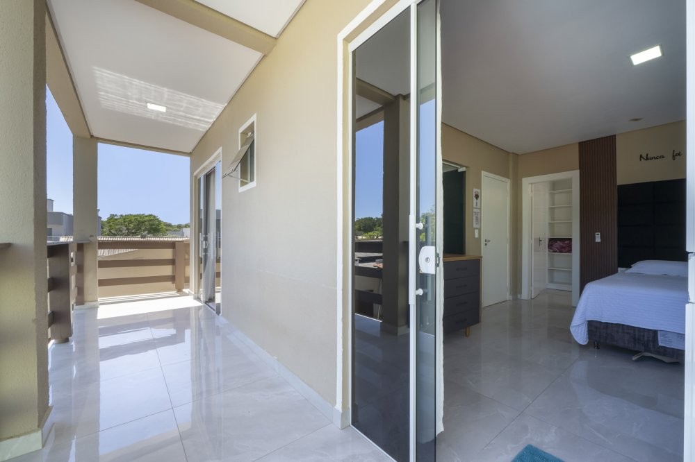 Casa com Piscina para 11 pessoas no Canto Grande