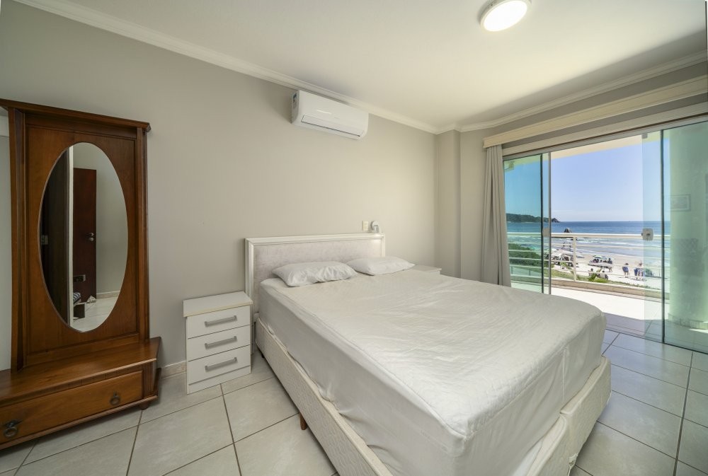 Casa Beira Mar em Bombas - 5 Quartos